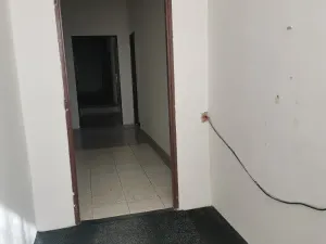 Pronájem obchodního prostoru, Hradec Králové, Vážní, 17 m2