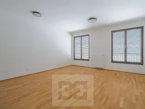 Pronájem bytu 1+kk, Praha - Smíchov, Toyen, 42 m2