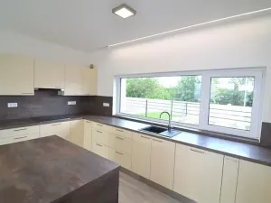 Pronájem rodinného domu, Vestec, Erbenova, 140 m2