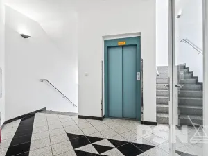 Pronájem kanceláře, Praha - Vysočany, Sokolovská, 64 m2