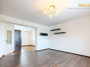 Pronájem bytu 2+1, Praha - Čakovice, U Párníků, 61 m2