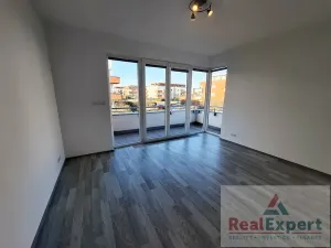 Prodej bytu 2+kk, Praha - Pitkovice, Lošáková, 67 m2