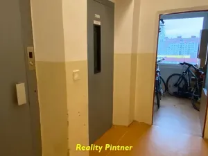 Prodej bytu 3+1, Plzeň, Strážnická, 70 m2