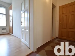 Pronájem kanceláře, Karlovy Vary, T. G. Masaryka, 75 m2