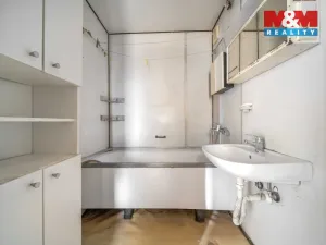 Prodej bytu 3+1, Domažlice, Ladova, 76 m2