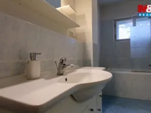Pronájem bytu 3+1, Praha - Košíře, U Vojanky, 90 m2
