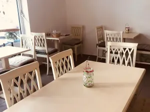 Prodej obchodního prostoru, České Budějovice, Husova tř., 37 m2