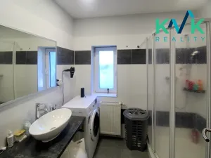 Pronájem bytu 1+1, Karlovy Vary, Chebská, 36 m2