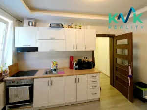 Pronájem bytu 1+1, Karlovy Vary, Chebská, 36 m2