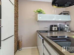 Prodej bytu 2+kk, Ostrava, Vrázova, 79 m2