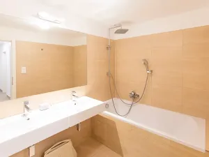 Pronájem bytu 3+kk, Praha - Hrdlořezy, Mezitraťová, 78 m2