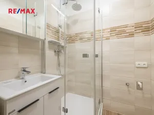 Pronájem bytu 2+1, Praha - Podolí, Podolská, 57 m2