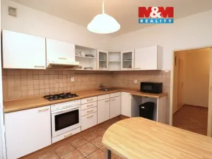 Prodej bytu 2+1, Ostrov, S. K. Neumanna, 64 m2