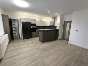 Pronájem bytu 3+kk, Hradec Králové, Vocelova, 93 m2