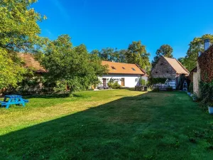 Prodej ubytování, Sedlec - Malé Chrášťany, 1420 m2