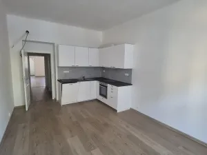 Pronájem bytu 2+kk, Praha - Strašnice, Věšínova, 50 m2