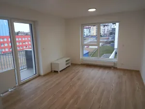 Pronájem bytu 1+kk, Praha - Hloubětín, Za černým mostem, 36 m2