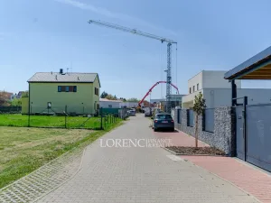 Prodej pozemku, Praha - Kbely, Ponikelská, 707 m2