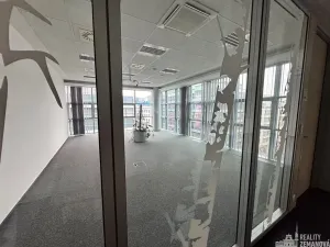 Pronájem kanceláře, Praha - Smíchov, Karla Engliše, 1006 m2
