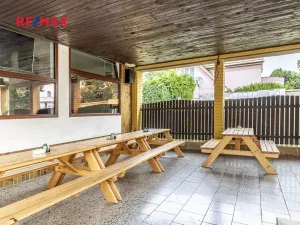 Prodej obchodního prostoru, Čelákovice, Rumunská, 794 m2