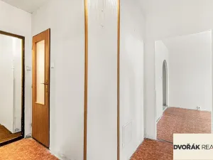 Prodej bytu 3+1, Praha - Petrovice, Rezlerova, 69 m2