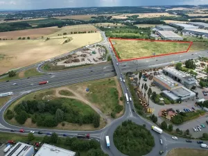 Pronájem komerčního pozemku, Praha, 2000 m2