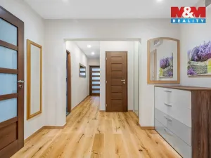 Prodej bytu 4+1, Chlumec, Vyklická, 99 m2