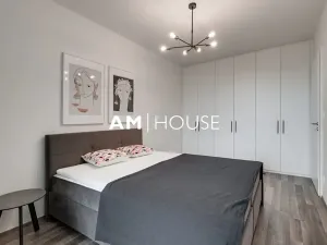 Pronájem bytu 3+kk, Praha - Karlín, Pernerova, 70 m2