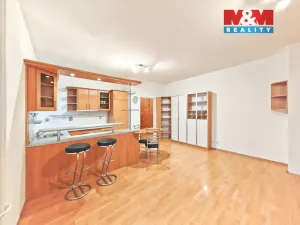 Pronájem bytu 2+kk, Dvůr Králové nad Labem, Štefánikova, 49 m2