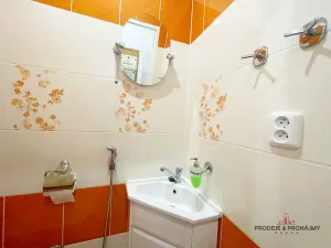 Prodej bytu 2+1, Karlovy Vary, Gagarinova, 64 m2