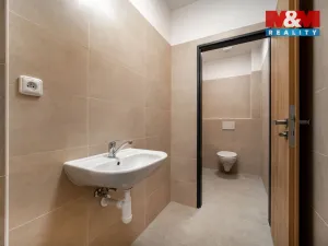 Pronájem skladu, Cerekvice nad Loučnou - Pekla, 1558 m2