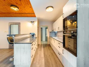 Prodej vícegeneračního domu, Halenkov, 232 m2