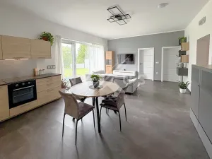 Pronájem bytu 4+kk, Krakovany, 140 m2