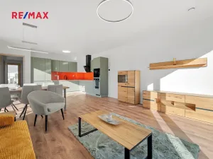 Prodej rodinného domu, Praha - Horní Počernice, Krotitelů, 197 m2