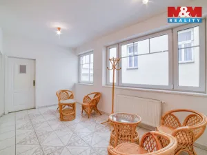 Pronájem obchodního prostoru, Mariánské Lázně, Hlavní třída, 35 m2