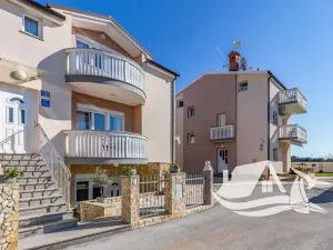 Prodej vícegeneračního domu, Medulin, Chorvatsko, Pošesi, 150 m2