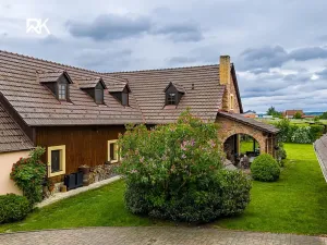 Prodej rodinného domu, Bříství, 375 m2