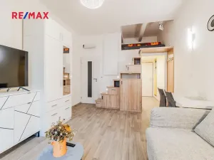 Pronájem bytu 1+kk, Praha - Michle, Počátecká, 22 m2