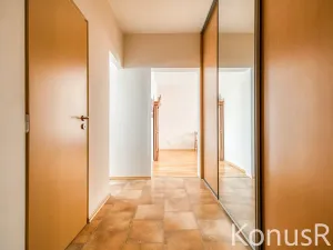 Prodej bytu 2+1, Praha - Malešice, Chotutická, 55 m2