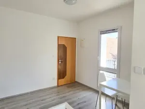 Pronájem bytu 1+kk, Zlín, Kvítková, 22 m2