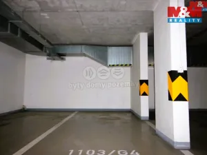 Prodej garážového stání, Praha, Poděbradská, 12 m2