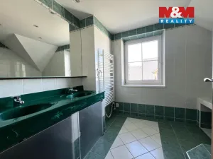 Prodej rodinného domu, Panenské Břežany, Vilová, 200 m2