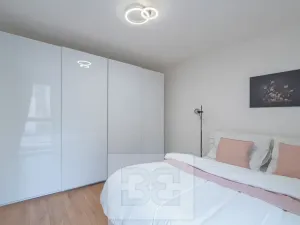 Pronájem bytu 2+kk, Praha - Vinohrady, Varšavská, 48 m2