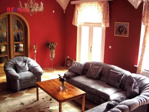 Pronájem vily, Perštejn, 700 m2