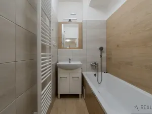 Pronájem bytu 2+1, Ostrava, Porubská, 60 m2