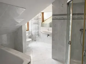 Pronájem bytu 2+kk, Praha - Kobylisy, Mirovická, 58 m2