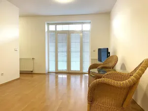 Prodej bytu 1+kk, Vestec, Ve Stromkách, 45 m2