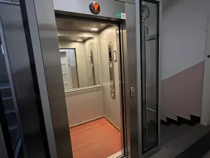 Pronájem bytu 2+kk, Praha - Žižkov, Fibichova, 60 m2