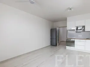 Pronájem bytu 1+kk, Praha - Letňany, Škrábkových, 28 m2