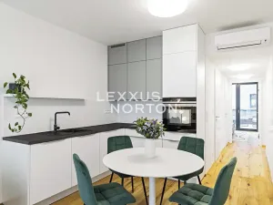 Pronájem bytu 2+kk, Praha - Karlín, Sokolovská, 52 m2